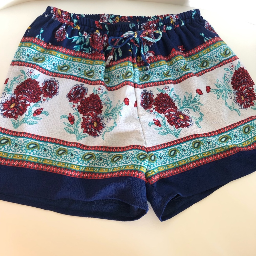 Francesca’s Blue Rain comfy floral shorts like new
